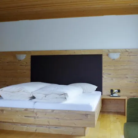 Edi Hotel 3*