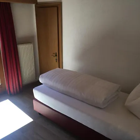 Edi Hotel 3*
